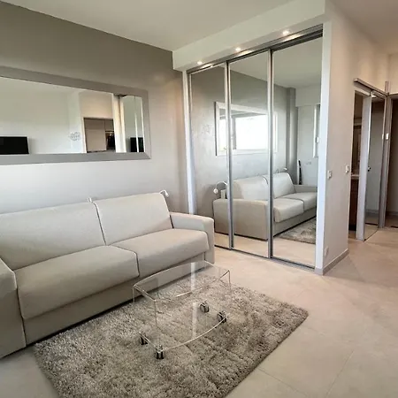 Magnifique Studio 22m2, De Luxe, Vue Mer, Parking Vallauris